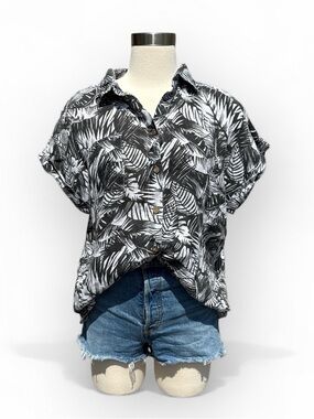 ROSEMARINE Linen Palm-Print Short Sleeve Button Front Top